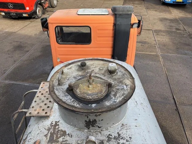 Tank truck Mercedes-Benz 914 KO RHD 4x2 FULL STEEL TANK TRUCK (6-CILINDER ENGINE / MANUAL GEARBOX / FULL STEEL SUSPENSION): picture 10 Tank truck Mercedes-Benz 914 KO RHD 4x2 FULL STEEL TANK TRUCK (6-CILINDER ENGINE / MANUAL GEARBOX / FULL STEEL SUSPENSION): picture 10