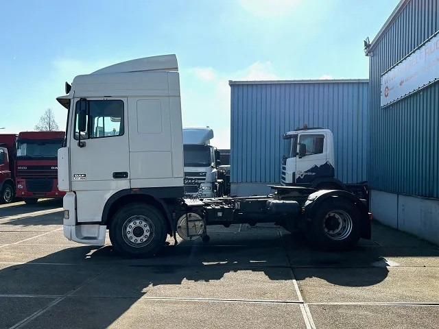 DAF 95.380 XF SPACECAB (EURO 2 / ZF16 MANUAL GEARBOX / D.E.B. ENGINE BRAKE / AIRCONDITIONING) - Tractor unit: picture 5 DAF 95.380 XF SPACECAB (EURO 2 / ZF16 MANUAL GEARBOX / D.E.B. ENGINE BRAKE / AIRCONDITIONING) - Tractor unit: picture 5