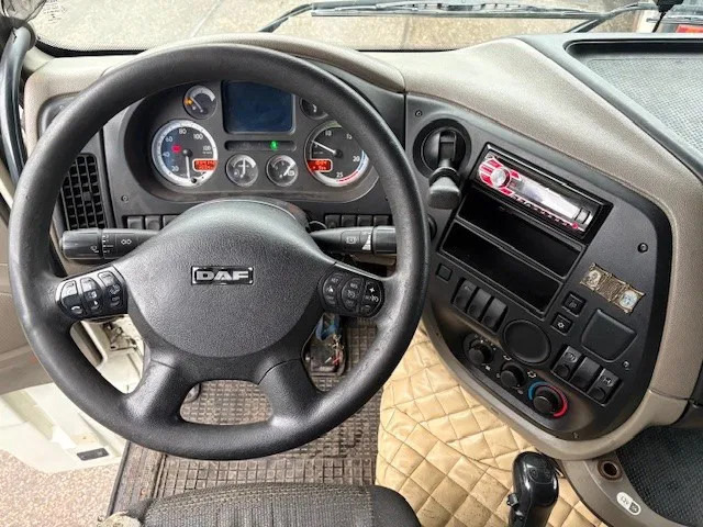 Tractor unit DAF XF 105.460 ATE SPACEAB 4x2 (EURO 5 / ZF MANUAL GEARBOX / ZF-INTARDER / HYDRAULIC KIT / P.T.O. / AIRCONDITIONING / ETC.): picture 7