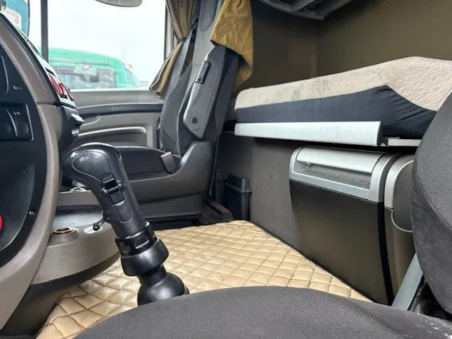 Tractor unit DAF XF 105.460 ATE SPACEAB 4x2 (EURO 5 / ZF MANUAL GEARBOX / ZF-INTARDER / HYDRAULIC KIT / P.T.O. / AIRCONDITIONING / ETC.): picture 9