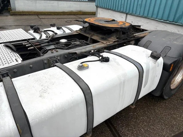 Tractor unit DAF XF 105.460 ATE SPACEAB 4x2 (EURO 5 / ZF MANUAL GEARBOX / ZF-INTARDER / HYDRAULIC KIT / P.T.O. / AIRCONDITIONING / ETC.): picture 11