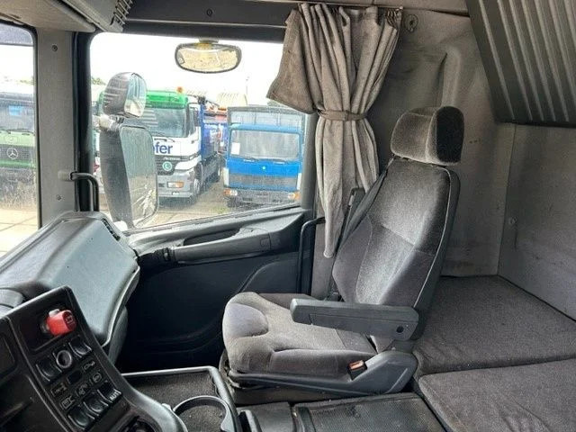 Tractor unit Scania R124-400 L 4x2 SLEEPERCAB ADR/VLG (2 FUEL LINES!!) (EURO 2 / 12 GEARS MANUAL GEARBOX / RETARDER / BLOWER / P.T.O. / AIRCONDITION: picture 8