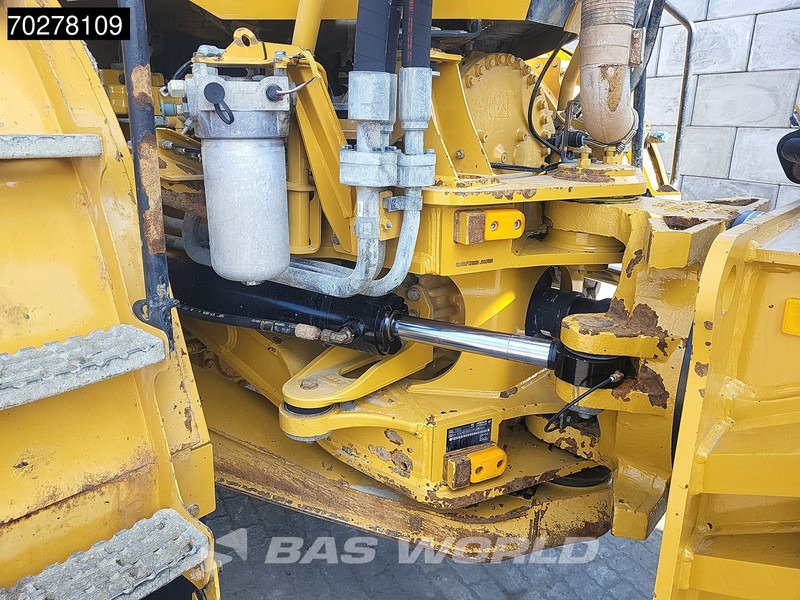 Articulated dumper Caterpillar 735 C: picture 17