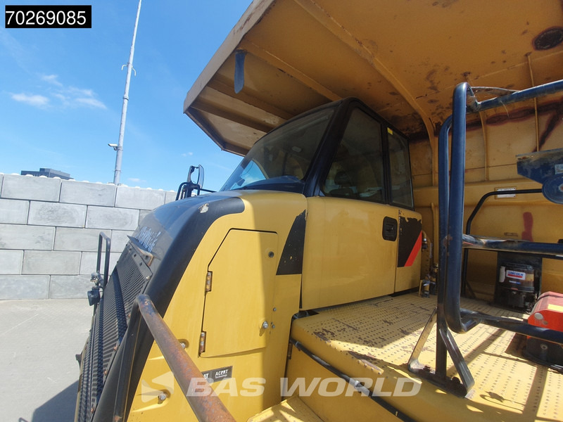 Rigid dumper/ Rock truck Caterpillar 772: picture 19