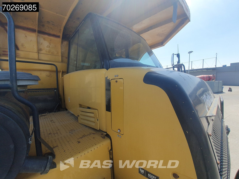 Rigid dumper/ Rock truck Caterpillar 772: picture 20