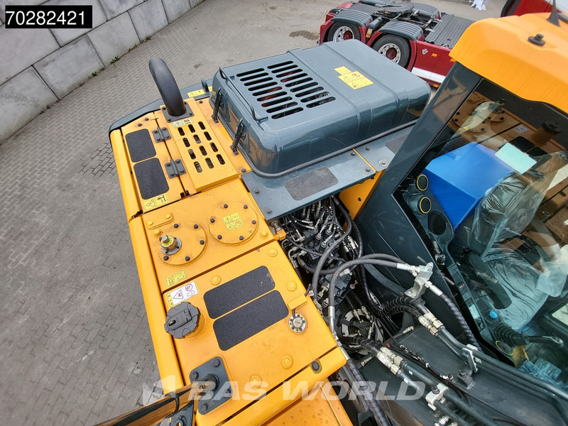 New Crawler excavator Hyundai HX130 N A/C: picture 16