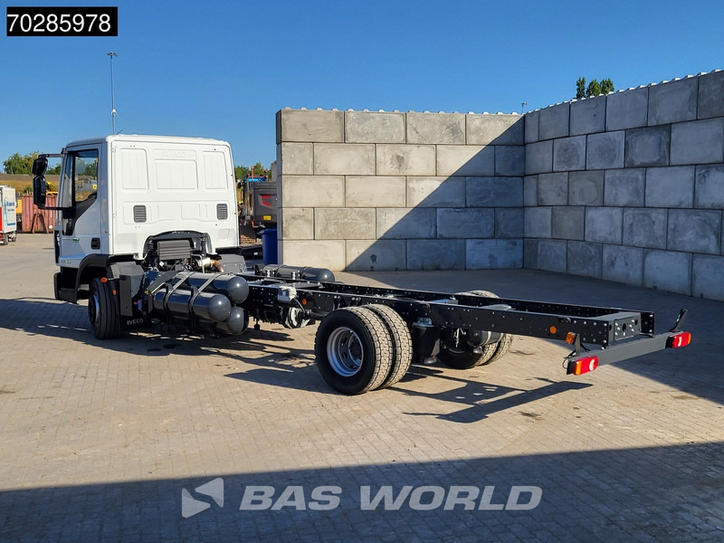 Iveco 120-210L 4X2 NEW! 12tons chassis! CNG Engine TELMA Retarder Manual Euro 6 - Cab chassis truck: picture 3 Iveco 120-210L 4X2 NEW! 12tons chassis! CNG Engine TELMA Retarder Manual Euro 6 - Cab chassis truck: picture 3