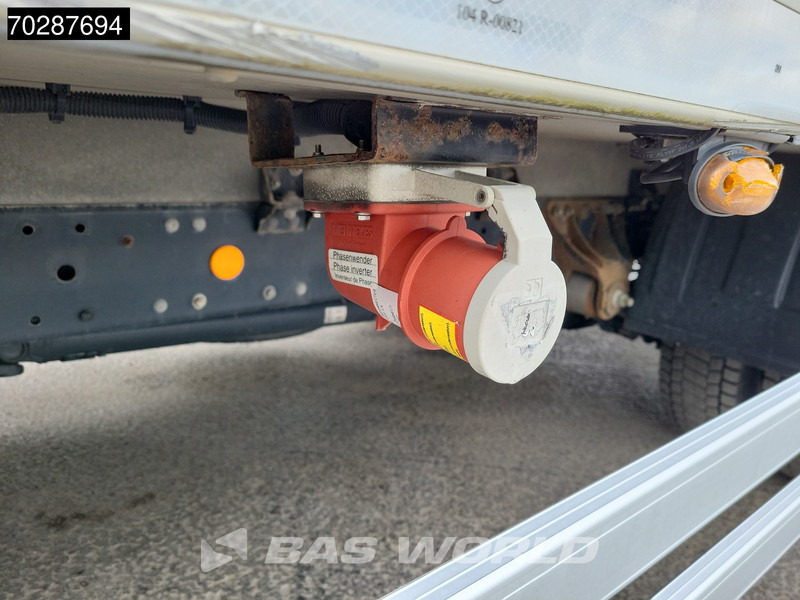 Leasing of Iveco Eurocargo 120LE220 4X2 12tonner Carrier Supra 750 cooler Meat hang Manual Euro 6 Iveco Eurocargo 120LE220 4X2 12tonner Carrier Supra 750 cooler Meat hang Manual Euro 6: picture 14