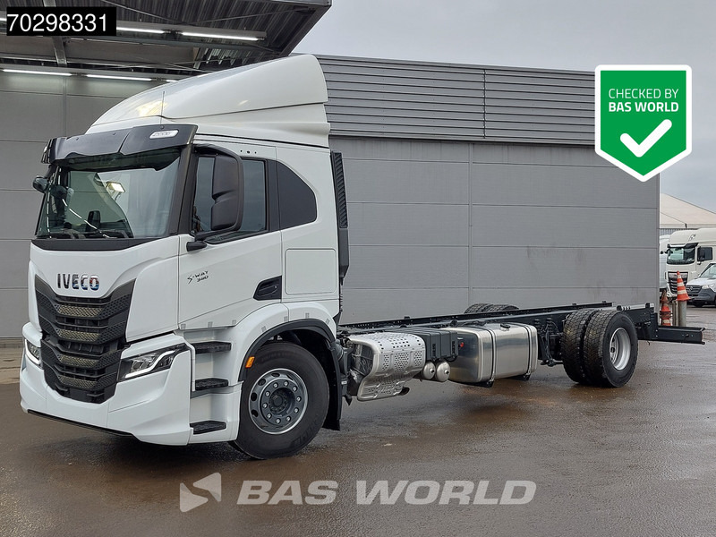 Iveco S-Way 340 4X2 NEW! Chassis ACC Led Euro 6 - Cab chassis truck: picture 1 Iveco S-Way 340 4X2 NEW! Chassis ACC Led Euro 6 - Cab chassis truck: picture 1