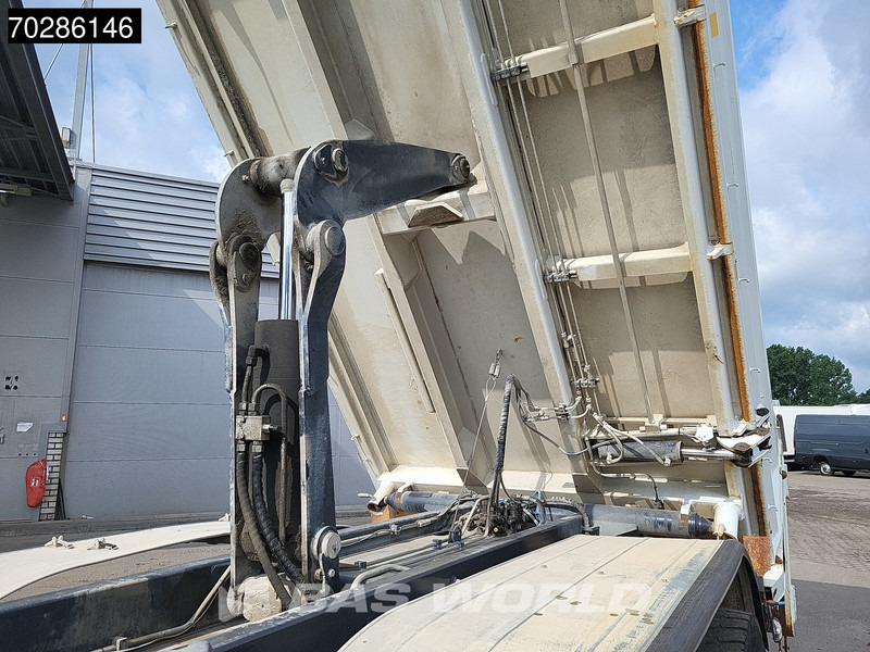Leasing of Iveco Trakker 360 6X4 10m3 2-Sided Tipper Steelsuspension Big-Axle Automatic Euro 6 Iveco Trakker 360 6X4 10m3 2-Sided Tipper Steelsuspension Big-Axle Automatic Euro 6: picture 7