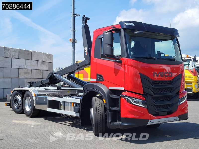 Iveco X-Way 460 6X2 NEW VDL S21-6400 Hooklift Lift+steering Axle Automatic Navi Euro 6 - Hook lift truck: picture 3 Iveco X-Way 460 6X2 NEW VDL S21-6400 Hooklift Lift+steering Axle Automatic Navi Euro 6 - Hook lift truck: picture 3