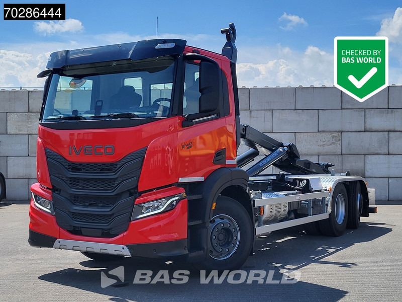 Iveco X-Way 460 6X2 NEW VDL S21-6400 Hooklift Lift+steering Axle Automatic Navi Euro 6 - Hook lift truck: picture 1 Iveco X-Way 460 6X2 NEW VDL S21-6400 Hooklift Lift+steering Axle Automatic Navi Euro 6 - Hook lift truck: picture 1