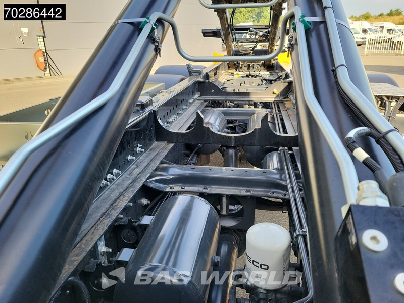 New Hook lift truck Iveco X-Way 580 6X2 NEW Palfinger PHT20SLD5 Hooklift Lift+steering Axle Automatic Navi ACC LED: picture 17