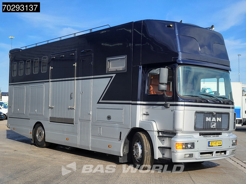 MAN FL 4X2 NL-Horsetruck 6 Horses with Living Pferdentransport Manual Euro 2 - Horse truck: picture 5 MAN FL 4X2 NL-Horsetruck 6 Horses with Living Pferdentransport Manual Euro 2 - Horse truck: picture 5