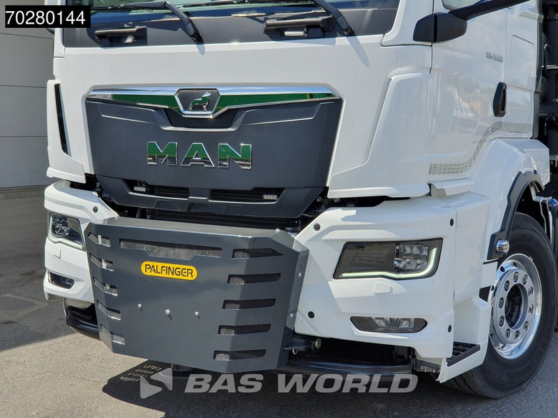 New Dropside/ Flatbed truck, Crane truck MAN TGS 35.520 8X4 Palfinger PK135.002 TEC 7 Kran Crane Hydrodrive Lift+steering axle Navi LED Euro 6: picture 17