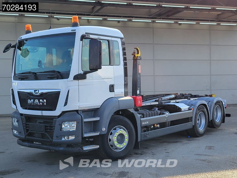 MAN TGX 28.460 6X2 MARREL AL20 S56 Hooklift Liftaxle Automatic Euro 6 - Hook lift truck: picture 3 MAN TGX 28.460 6X2 MARREL AL20 S56 Hooklift Liftaxle Automatic Euro 6 - Hook lift truck: picture 3