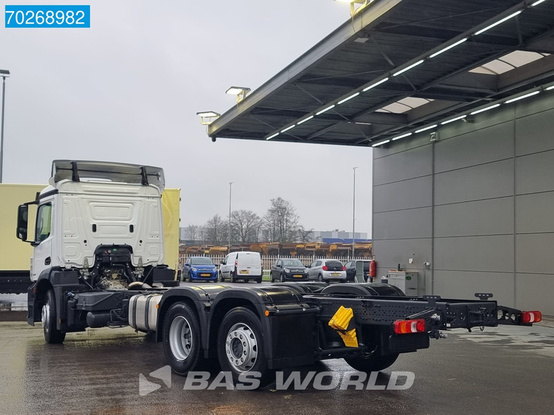 Mercedes-Benz Actros 2532 6X2 NEW Euro 6! ClassicSpace Navi Lenkachse - Cab chassis truck: picture 2 Mercedes-Benz Actros 2532 6X2 NEW Euro 6! ClassicSpace Navi Lenkachse - Cab chassis truck: picture 2