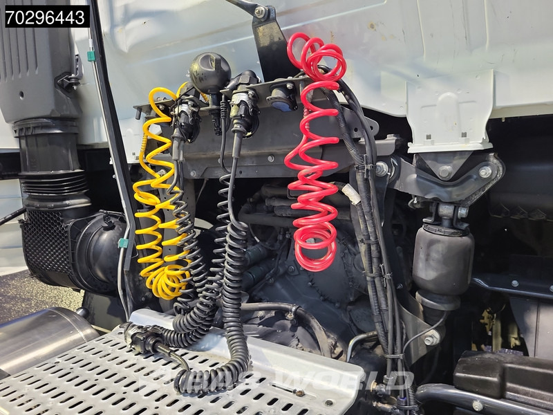 Iveco S-Way 460 S-Way 4X2 LNG! Retarder 2x Tanks - Tractor unit: picture 5 Iveco S-Way 460 S-Way 4X2 LNG! Retarder 2x Tanks - Tractor unit: picture 5