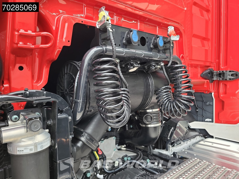 New Tractor unit MAN TGX 18.520 4X2 NEW! GM 2x Tanks Euro 6: picture 12