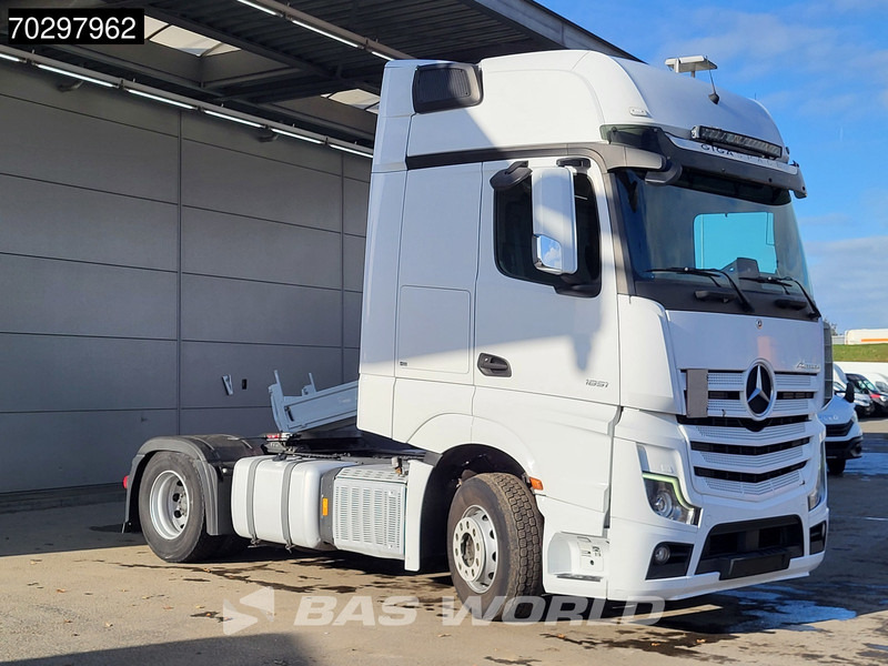 Mercedes-Benz Actros 1851 Actros 4X2 GigaSpace ADR 2xTanks Xenon Euro 6 - Tractor unit: picture 3 Mercedes-Benz Actros 1851 Actros 4X2 GigaSpace ADR 2xTanks Xenon Euro 6 - Tractor unit: picture 3