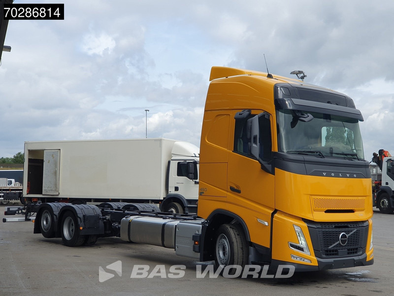 Volvo FH 460 6X2 NEW chassis! Full air Suspension Lift-Axle Navi ACC LED Euro 6 - Cab chassis truck: picture 3 Volvo FH 460 6X2 NEW chassis! Full air Suspension Lift-Axle Navi ACC LED Euro 6 - Cab chassis truck: picture 3