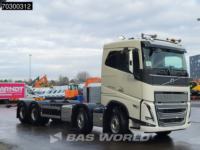 Volvo FH16 750 FH16 8X4 NEW 8x4 chassis! Air suspension Big-Axle Automatic VEB+ Euro 6 - Cab chassis truck: picture 3 Volvo FH16 750 FH16 8X4 NEW 8x4 chassis! Air suspension Big-Axle Automatic VEB+ Euro 6 - Cab chassis truck: picture 3
