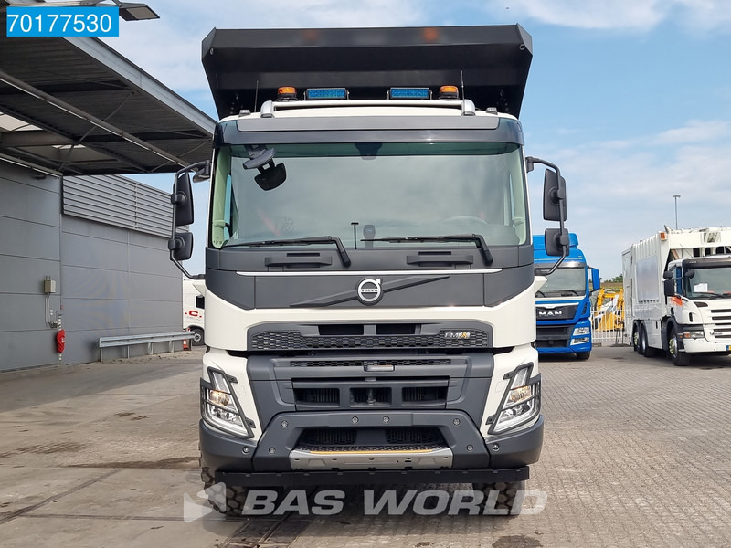 Interior photo 1: New Tipper Volvo FMX 520 10X4 50T Payload 30m3 Retarder Lift+Lenkachse Euro 3
