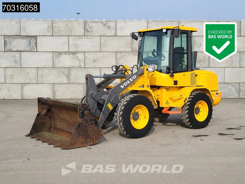 Volvo L30 G - Wheel loader: picture 1 Volvo L30 G - Wheel loader: picture 1