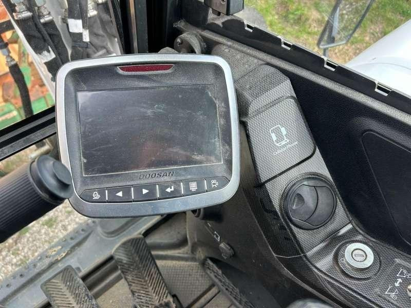 Mini excavator Bobcat E57W: picture 28