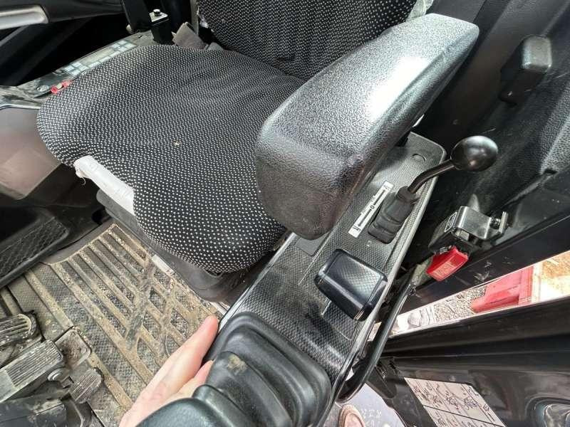 Mini excavator Bobcat E57W: picture 38