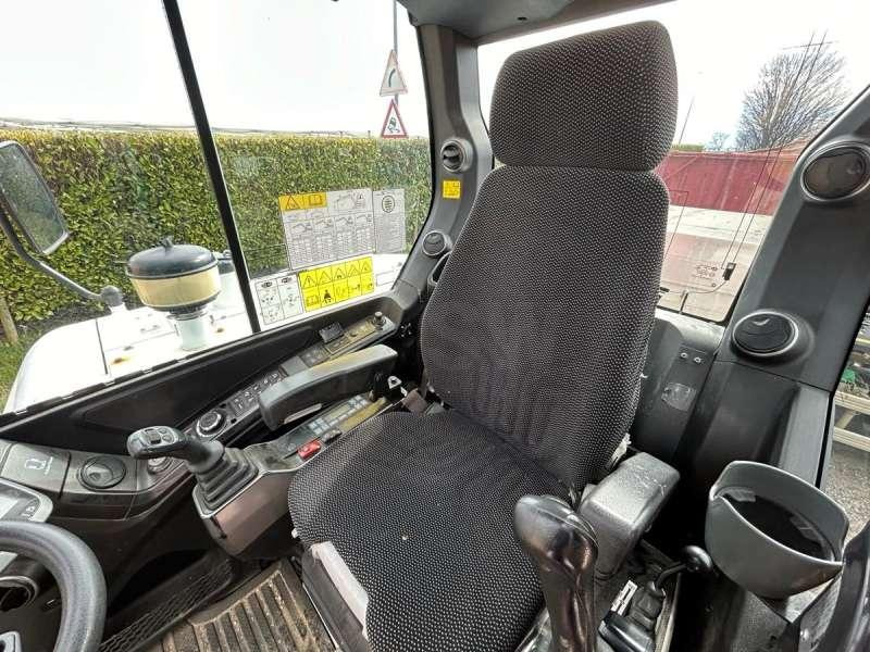 Mini excavator Bobcat E57W: picture 31