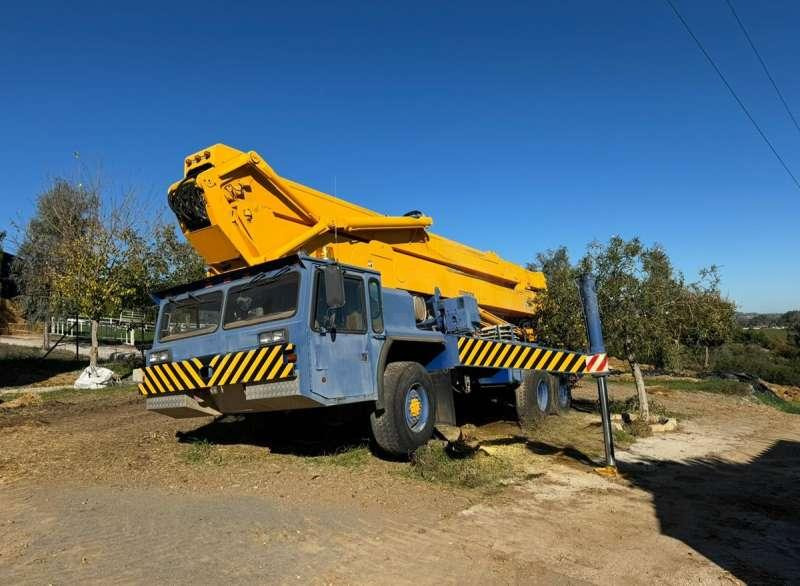 CONDOR 125/S - Mobile crane: picture 1 CONDOR 125/S - Mobile crane: picture 1