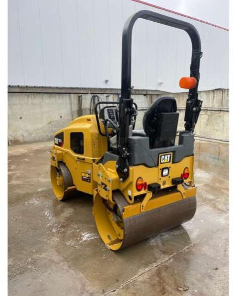 Caterpillar CB2.7 - Road roller: picture 4 Caterpillar CB2.7 - Road roller: picture 4
