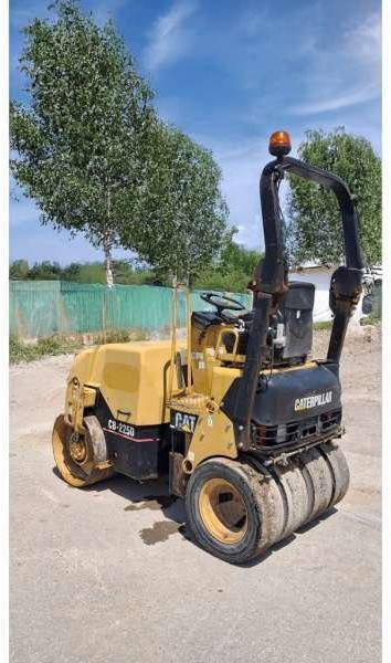 Caterpillar CB225D - Combination roller: picture 3 Caterpillar CB225D - Combination roller: picture 3