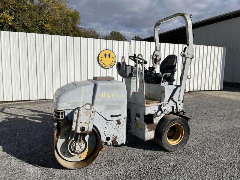 Caterpillar CB225E - Road roller: picture 1 Caterpillar CB225E - Road roller: picture 1