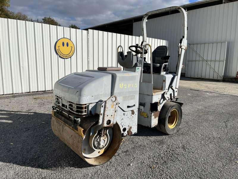 Caterpillar CB225E - Road roller: picture 2 Caterpillar CB225E - Road roller: picture 2