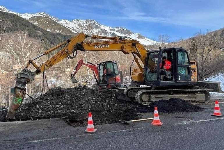 Kato HD514MR - Crawler excavator: picture 2 Kato HD514MR - Crawler excavator: picture 2