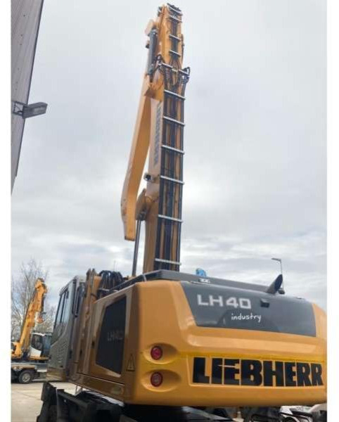 Liebherr LH40 M LITRONIC - Waste/ Industry handler: picture 5 Liebherr LH40 M LITRONIC - Waste/ Industry handler: picture 5