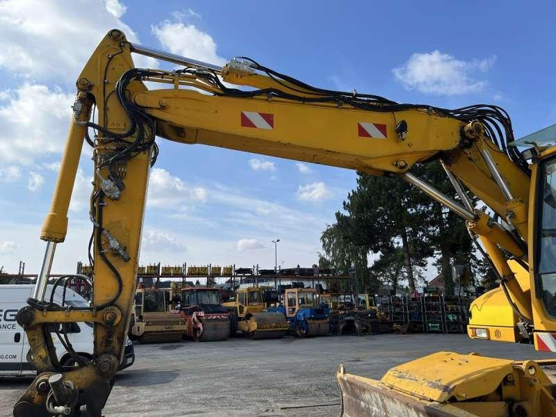 Wheel excavator Volvo EW140D: picture 17