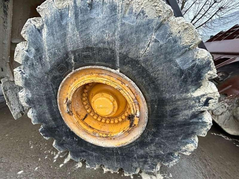 Wheel loader Volvo L220H: picture 23