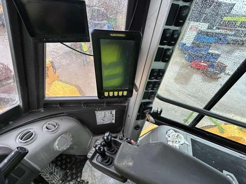 Wheel loader Volvo L220H: picture 31