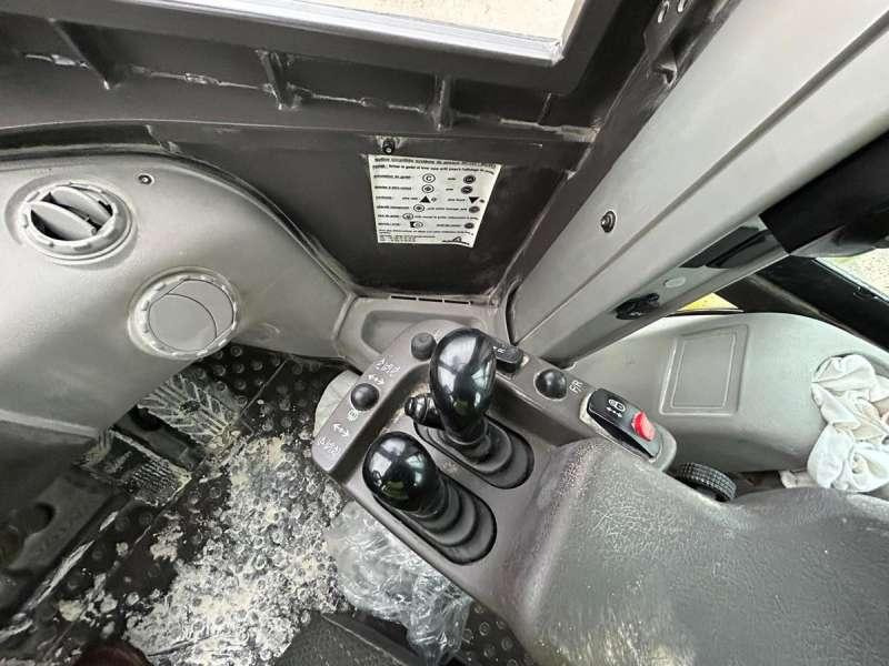 Wheel loader Volvo L220H: picture 27
