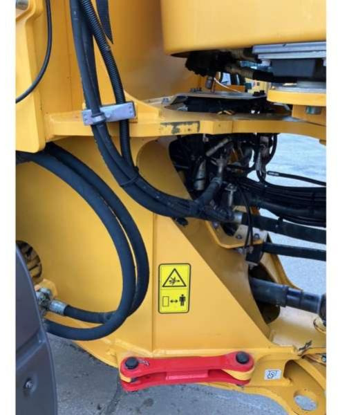 Wheel loader Volvo L90H: picture 15