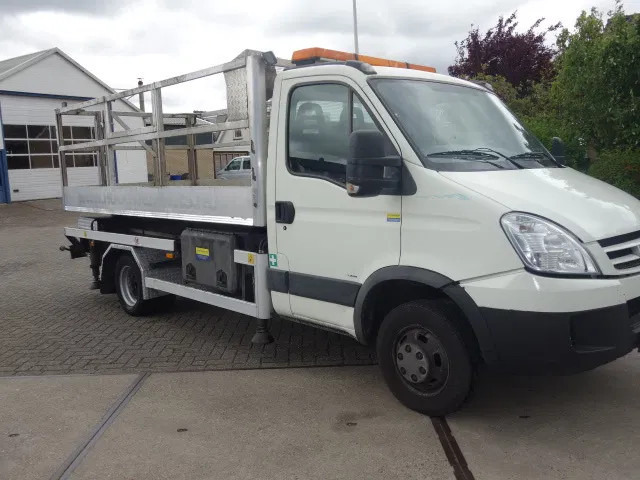 Iveco 40C12 - Scissor lift: picture 2 Iveco 40C12 - Scissor lift: picture 2
