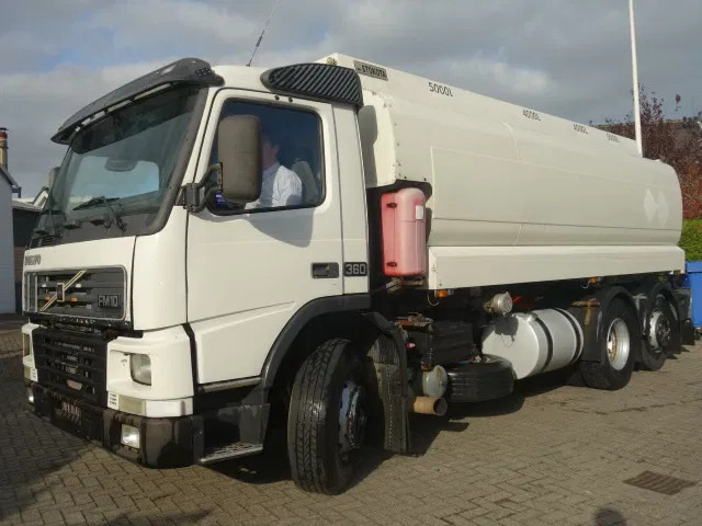 Volvo FM 360 18000 LITER,MANUALPOMP,MANUALCOUNTER - Tank truck: picture 2 Volvo FM 360 18000 LITER,MANUALPOMP,MANUALCOUNTER - Tank truck: picture 2