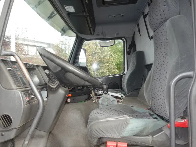 Volvo FM 360 18000 LITER,MANUALPOMP,MANUALCOUNTER - Tank truck: picture 5 Volvo FM 360 18000 LITER,MANUALPOMP,MANUALCOUNTER - Tank truck: picture 5