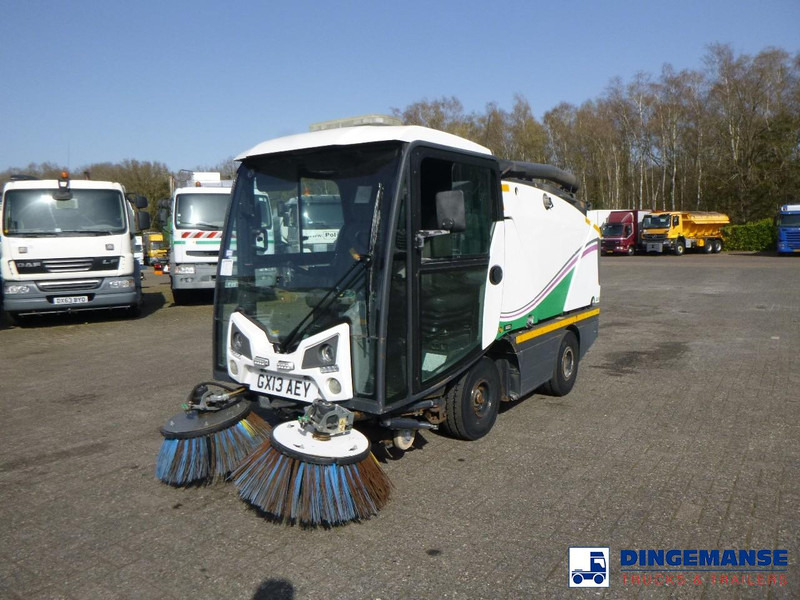 Johnston C202 compact street sweeper - Road sweeper: picture 1 Johnston C202 compact street sweeper - Road sweeper: picture 1
