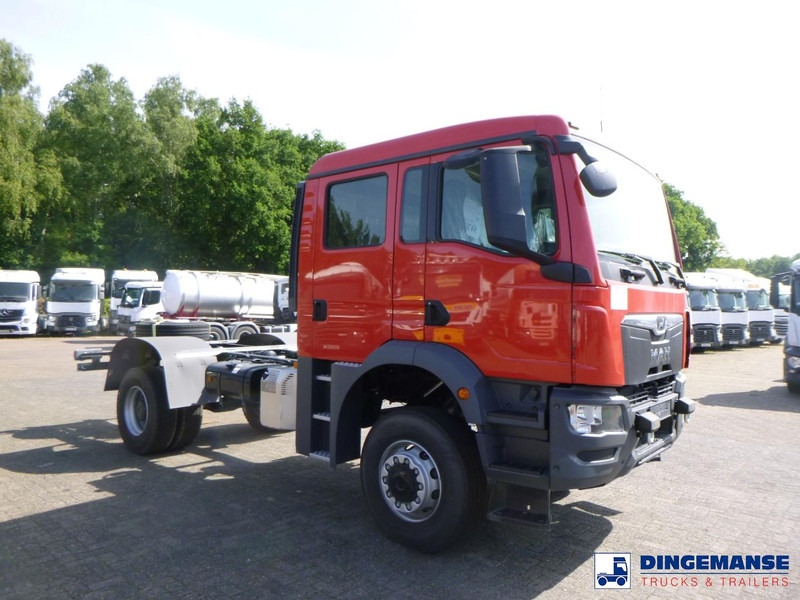 MAN TGM 18.320 4x4 BB chassis / new/unused - Cab chassis truck: picture 2 MAN TGM 18.320 4x4 BB chassis / new/unused - Cab chassis truck: picture 2
