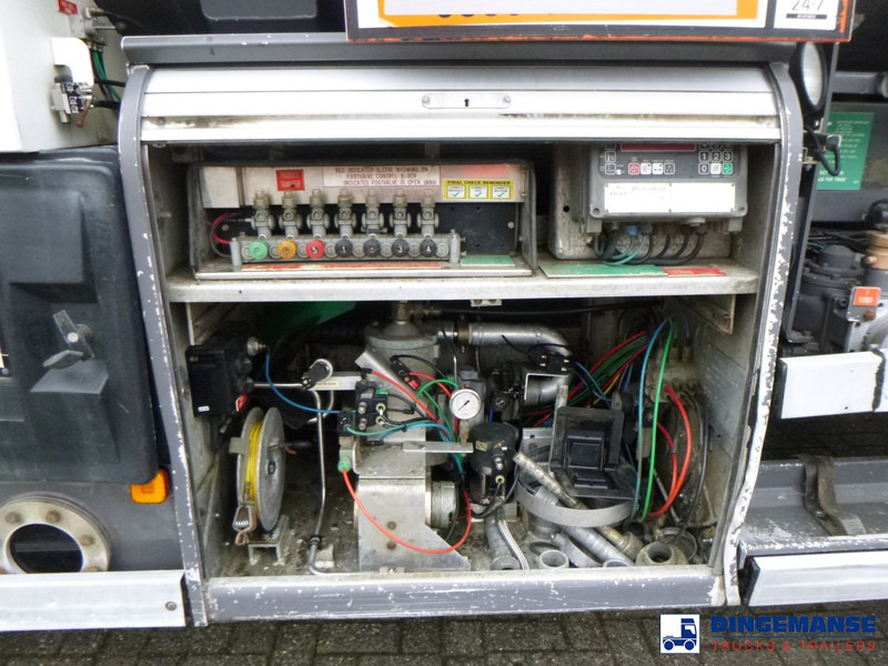 Tank truck MAN TGS 26.320 6X2 RHD fuel tank 20 m3 / 4 comp: picture 14