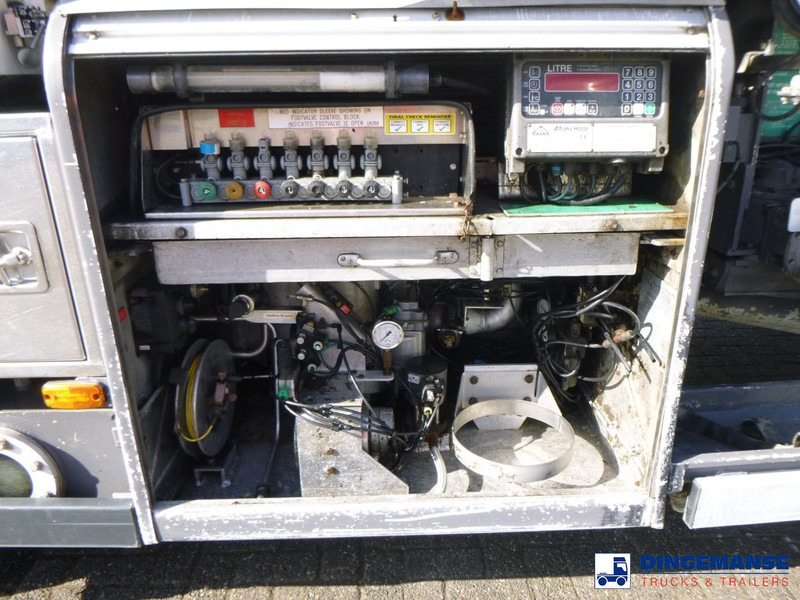 Tank truck MAN TGS 26.320 6X2 RHD fuel tank 20 m3 / 4 comp: picture 6